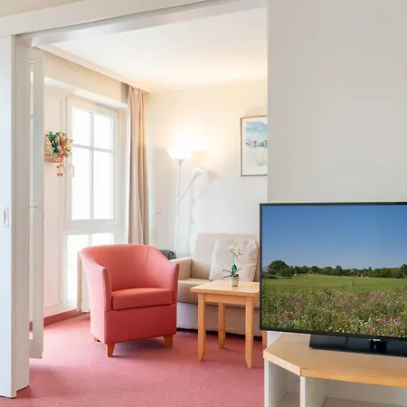 Apartment 428, Seepark *
