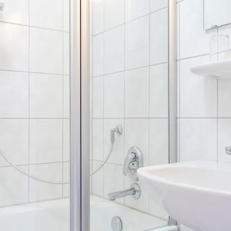 Apartment 428, Seepark *